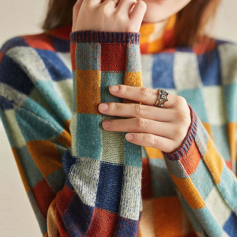 Julie - Soft Cashmere Turtleneck Sweater