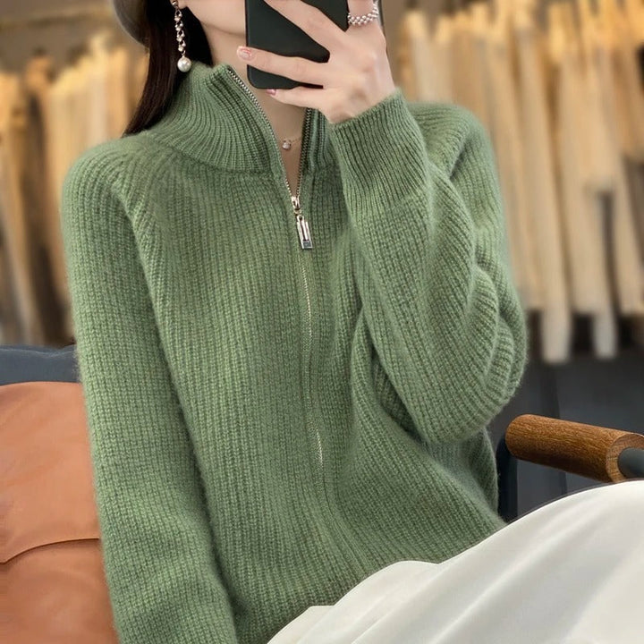 Sarah - Sophisticated Zippered Cardigan
