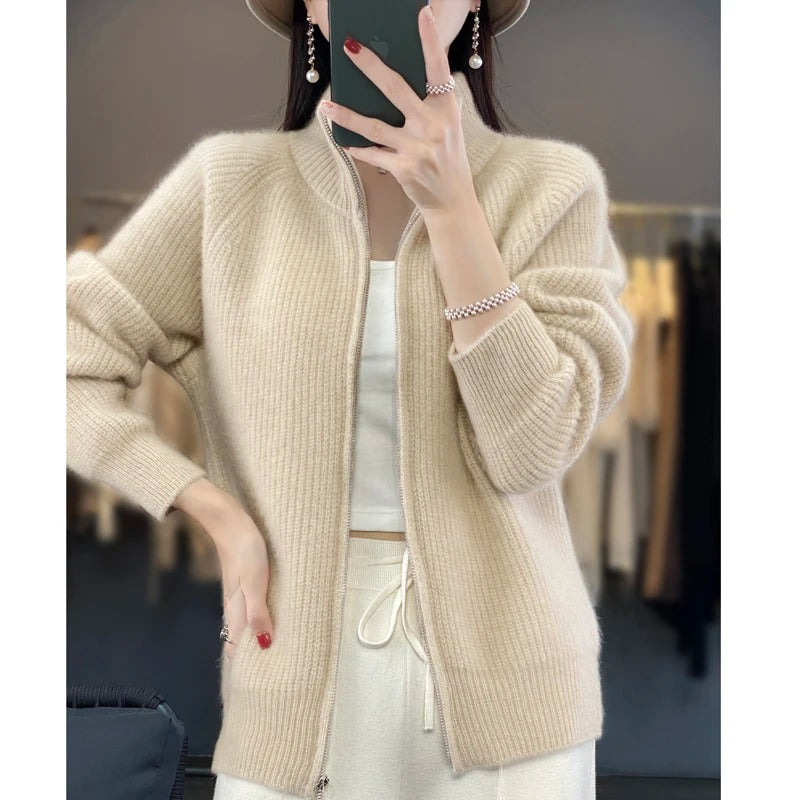 Sarah - Sophisticated Zippered Cardigan