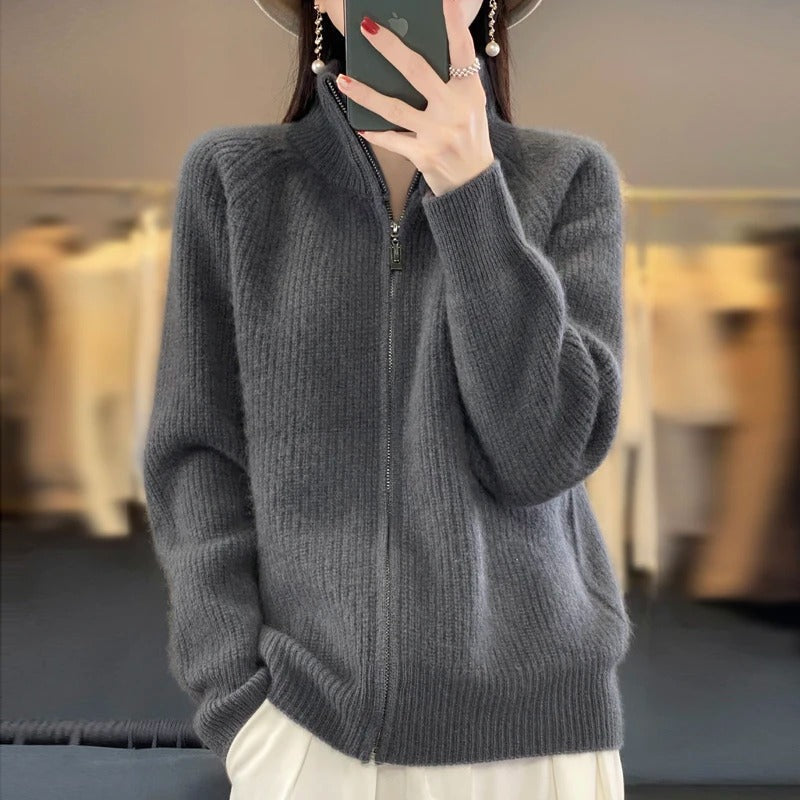 Sarah - Sophisticated Zippered Cardigan