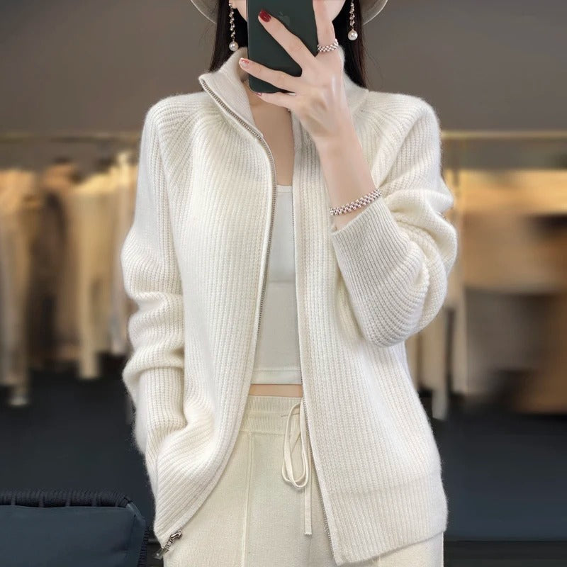 Sarah - Sophisticated Zippered Cardigan